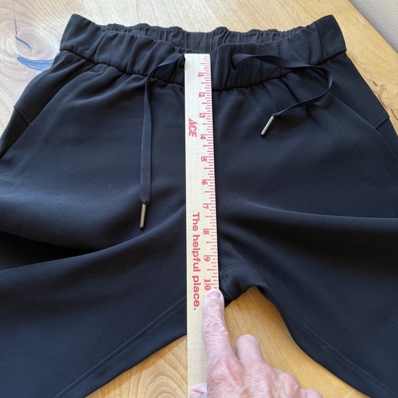 LULULEMON ON THE FLY PANTS TRAVEL WOVEN PULL ON POCKETS WORKOUT ATHLEISURE 2 - Picture 8 of 11